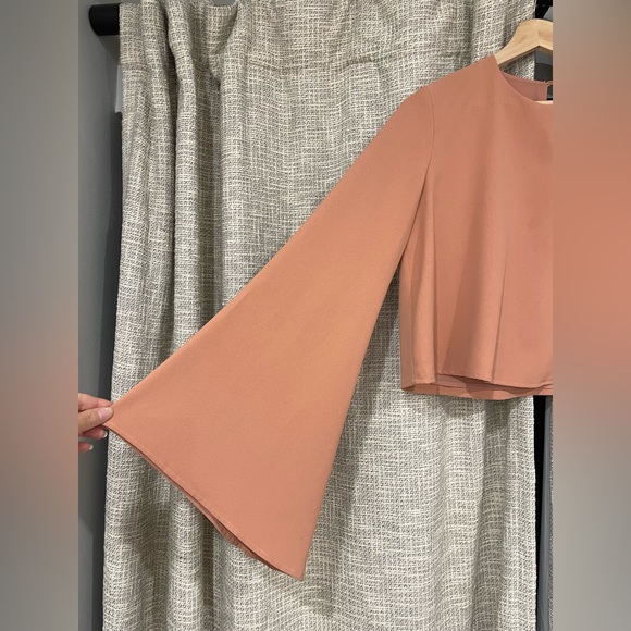Pink / peach cropped shirt with flare arms - Picture 3 of 4